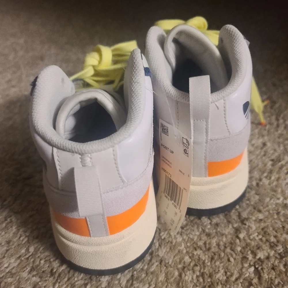 Adidas H00173 Shoes 5.5 or women's 6.5 - Picture 7 of 9